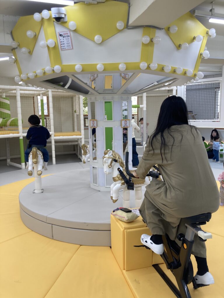 서울형 키즈카페 사당 2동점 회전목마